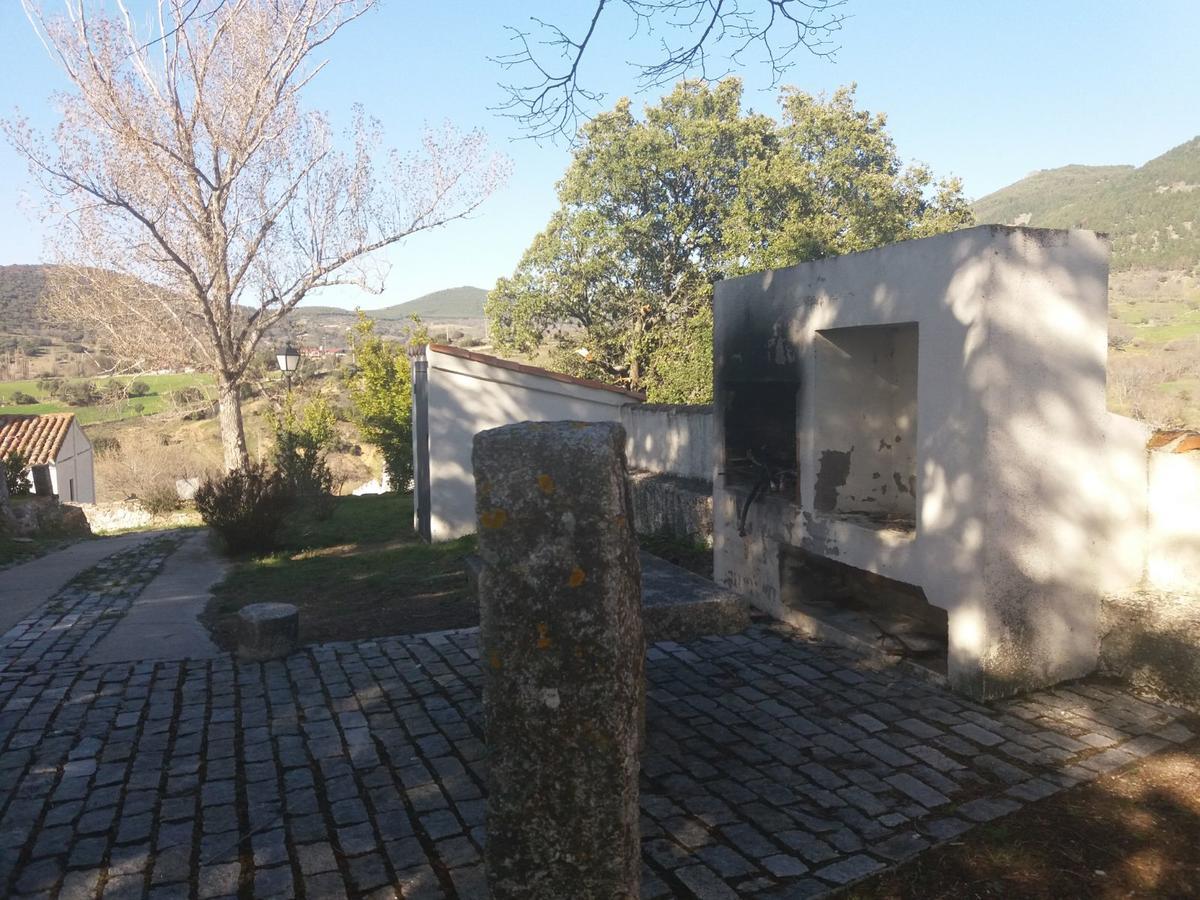 Casa Rural De Benjamin Palencia Villafranca de la Sierra Экстерьер фото