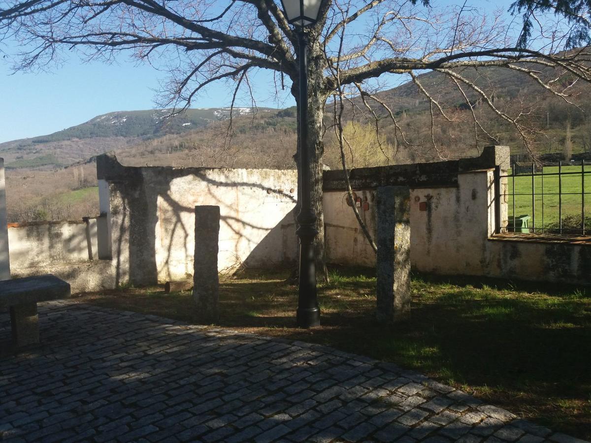 Casa Rural De Benjamin Palencia Villafranca de la Sierra Экстерьер фото